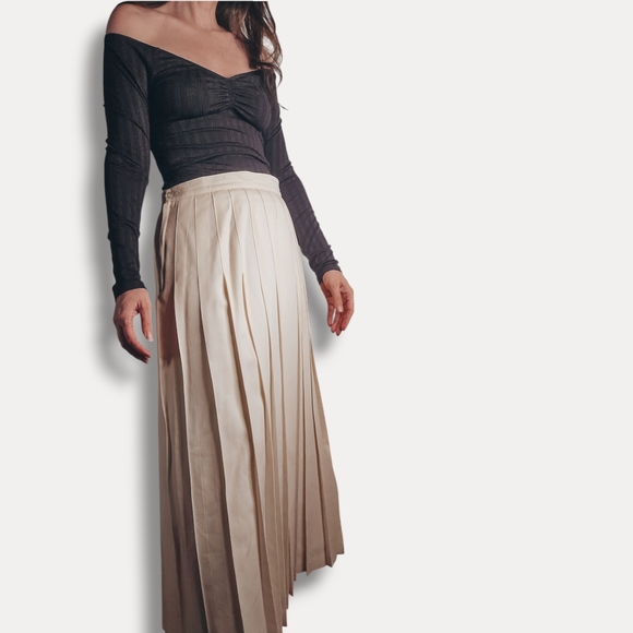 70s Brooks Brothers Pleated Wool Maxi Skirt - Cream (S) - Picture 3 of 10
